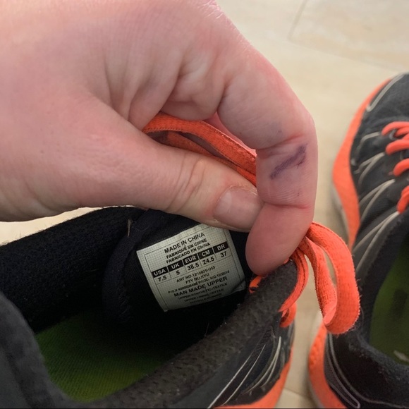 COPY - Under Armour Women’s Running Shoes - Picture 4 of 11